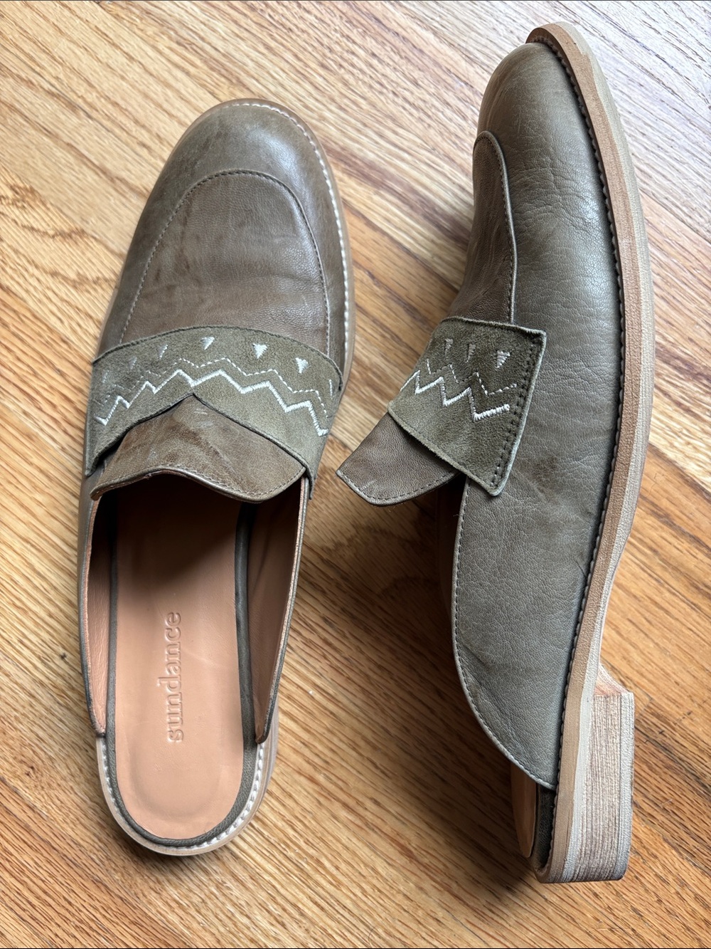 Sundance size 41 Olive-Tone Leather Slip-On Mules with Embroidered Strap